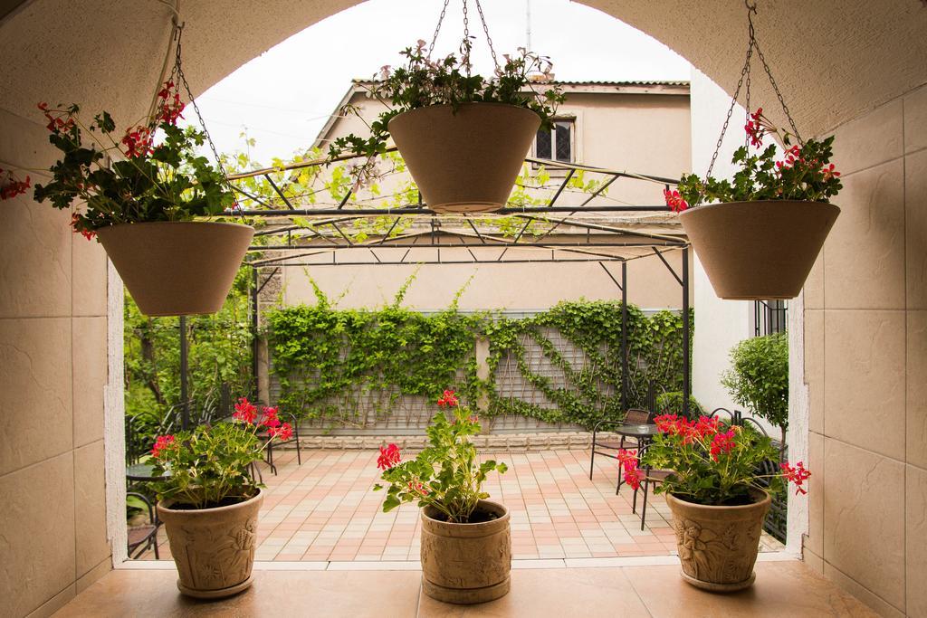 Yuzhniy Dvorik Aparthotel Οδησσός Εξωτερικό φωτογραφία