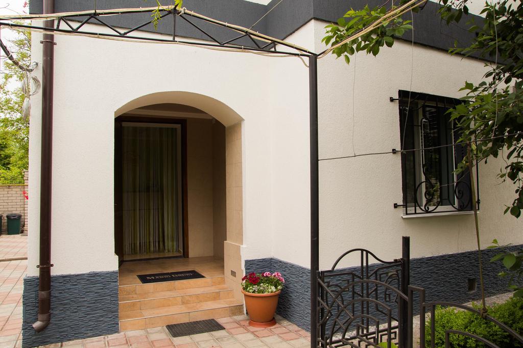 Yuzhniy Dvorik Aparthotel Οδησσός Εξωτερικό φωτογραφία