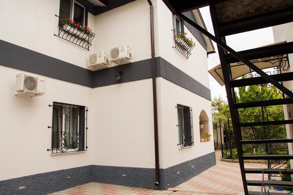 Yuzhniy Dvorik Aparthotel Οδησσός Εξωτερικό φωτογραφία